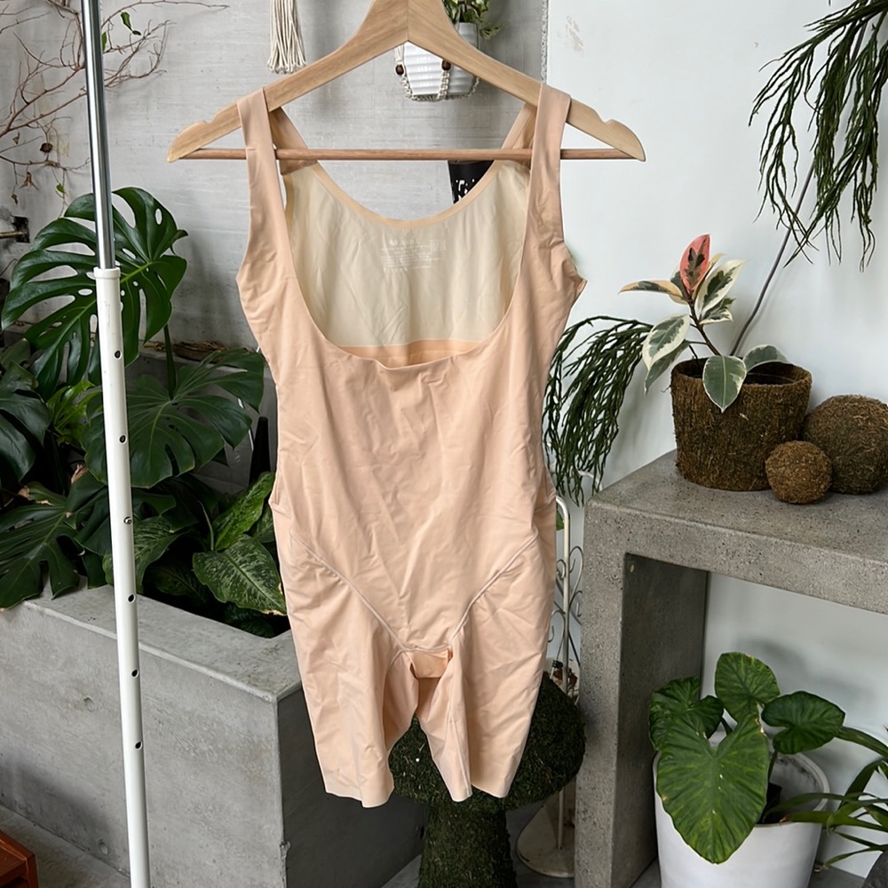 NWOT Wacoal shapewear